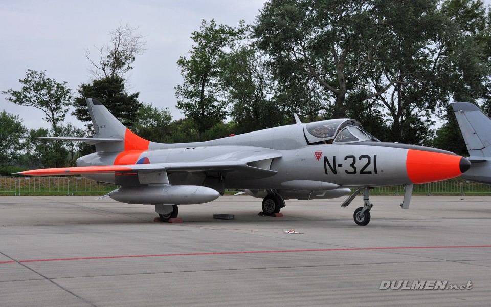 Hunter T8C G-BWGL_N-321 DHHF